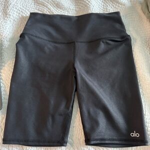 ALO Yoga Women's Black Biker Shorts